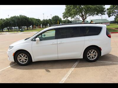 2022 Chrysler Pacifica Touring L   - Photo 2 - Euless, TX 76040