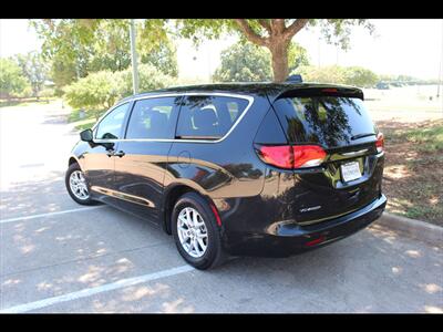 2022 Chrysler Voyager LX   - Photo 3 - Euless, TX 76040