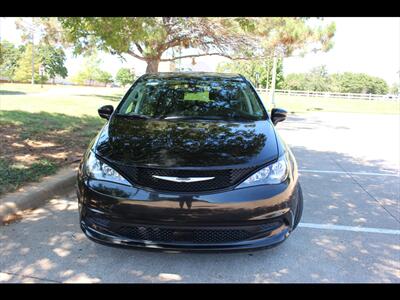 2022 Chrysler Voyager LX   - Photo 8 - Euless, TX 76040