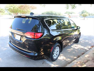 2022 Chrysler Voyager LX   - Photo 5 - Euless, TX 76040