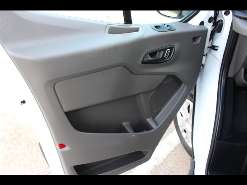 2025 Ford Transit XLT photo 18