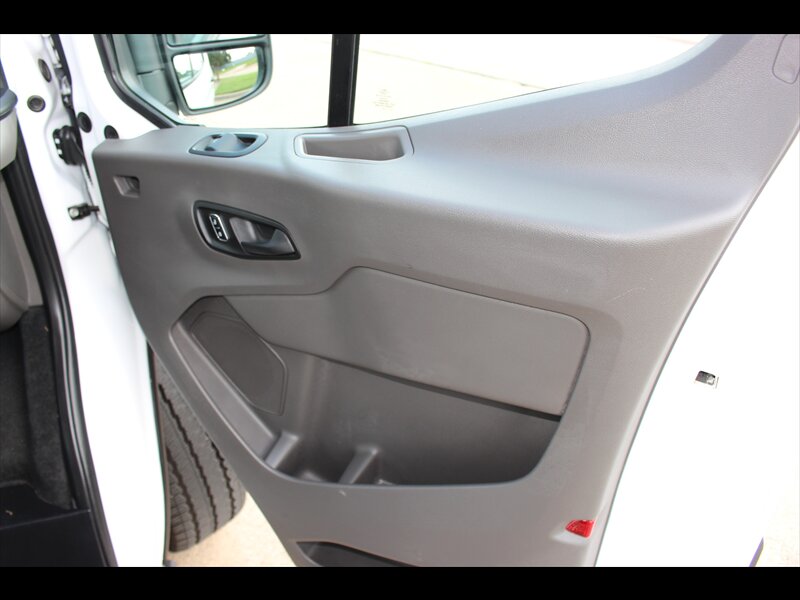 2025 Ford Transit XLT photo 16