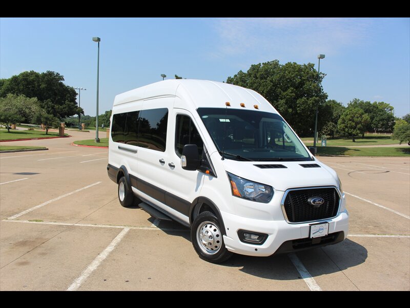 2024 Ford Transit 350 HD XLT - Photo 1 - Euless, TX 76040