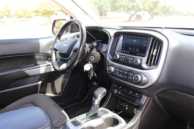 2022 Chevrolet Colorado LT   - Photo 14 - Euless, TX 76040
