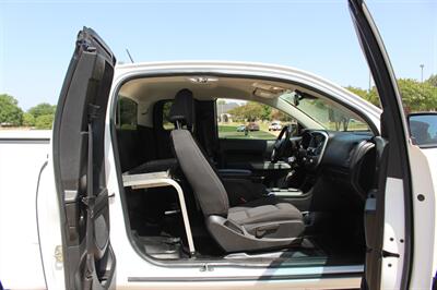 2022 Chevrolet Colorado LT   - Photo 12 - Euless, TX 76040