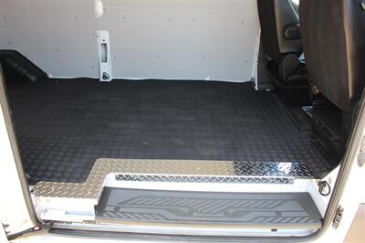 2023 Ford Transit 250   - Photo 15 - Euless, TX 76040