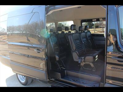 2023 Ford Transit 350 HD XLT   - Photo 14 - Euless, TX 76040