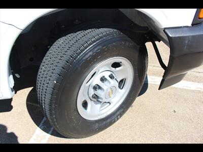 2024 Chevrolet Express LS 3500   - Photo 25 - Euless, TX 76040