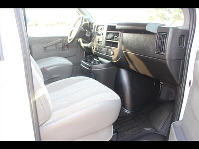 2025 Chevrolet Express LS 3500 - Photo 27 - Euless, TX 76040