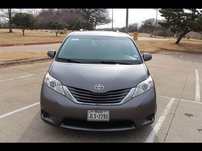 2017 Toyota Sienna LE 8-Passenger - Photo 8 - Euless, TX 76040