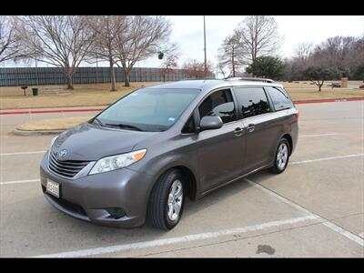 2017 Toyota Sienna LE 8-Passenger - Photo 1 - Euless, TX 76040