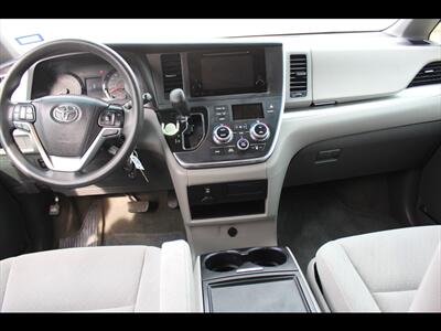 2017 Toyota Sienna LE 8-Passenger - Photo 23 - Euless, TX 76040