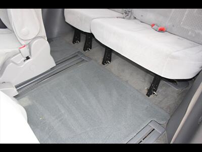 2017 Toyota Sienna LE 8-Passenger - Photo 18 - Euless, TX 76040