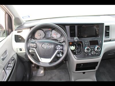 2017 Toyota Sienna LE 8-Passenger - Photo 21 - Euless, TX 76040