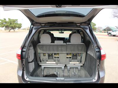 2017 Toyota Sienna LE 8-Passenger - Photo 10 - Euless, TX 76040