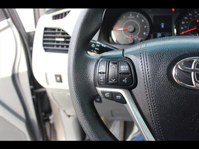2017 Toyota Sienna LE 8-Passenger - Photo 37 - Euless, TX 76040