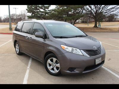 2017 Toyota Sienna LE 8-Passenger - Photo 7 - Euless, TX 76040