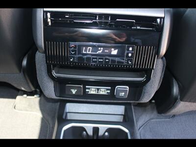 2025 Jeep Wagoneer Series II   - Photo 18 - Euless, TX 76040