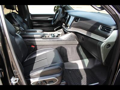 2024 Jeep Wagoneer L Series II   - Photo 19 - Euless, TX 76040