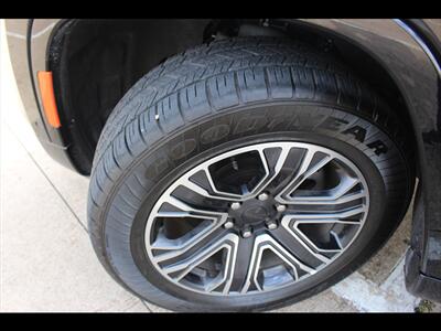 2024 Jeep Wagoneer L Series II   - Photo 33 - Euless, TX 76040