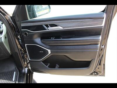 2024 Jeep Wagoneer L Series II   - Photo 18 - Euless, TX 76040