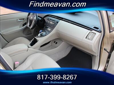 2010 Toyota Prius IV   - Photo 12 - Euless, TX 76040