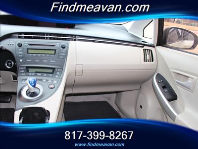 2010 Toyota Prius IV   - Photo 18 - Euless, TX 76040