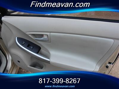 2010 Toyota Prius IV   - Photo 13 - Euless, TX 76040