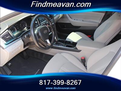 2018 Hyundai Sonata SEL   - Photo 9 - Euless, TX 76040