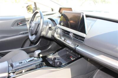 2024 Toyota Prius LE   - Photo 11 - Euless, TX 76040