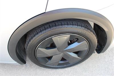 2024 Toyota Prius LE   - Photo 30 - Euless, TX 76040