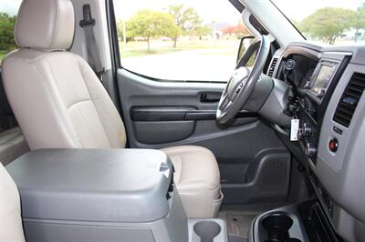 2015 Nissan NV 3500 HD SL - Photo 28 - Euless, TX 76040