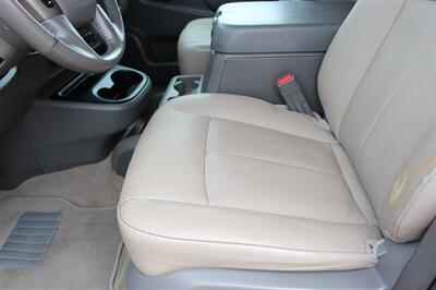 2015 Nissan NV 3500 HD SL - Photo 33 - Euless, TX 76040