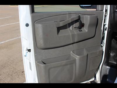 2017 Chevrolet Express 2500   - Photo 22 - Euless, TX 76040