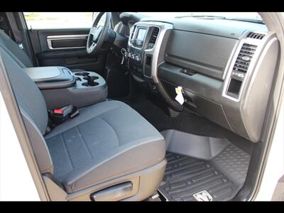 2024 RAM 1500 Classic Warlock   - Photo 15 - Euless, TX 76040