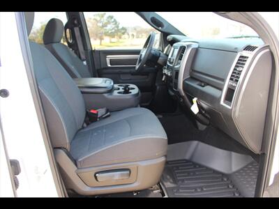 2024 RAM 1500 Classic Warlock   - Photo 16 - Euless, TX 76040