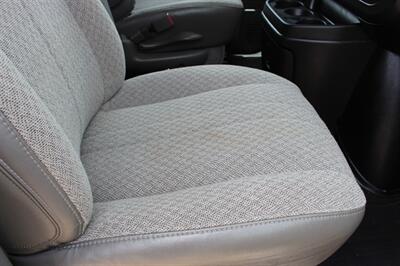 2025 Chevrolet Express LT 3500 - Photo 32 - Euless, TX 76040