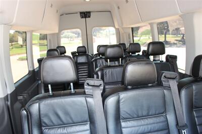 2023 Ford Transit 350 HD XLT - Photo 16 - Euless, TX 76040