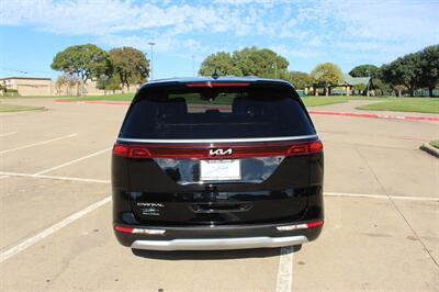 2024 Kia Carnival LX - Photo 4 - Euless, TX 76040