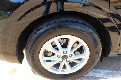 2024 Kia Carnival LX - Photo 41 - Euless, TX 76040