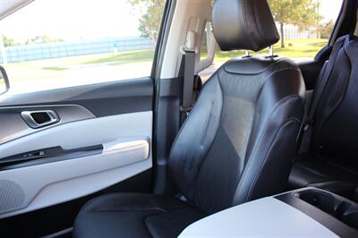 2024 Kia Carnival LX - Photo 32 - Euless, TX 76040