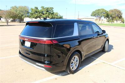 2024 Kia Carnival LX - Photo 5 - Euless, TX 76040
