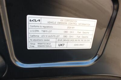 2024 Kia Carnival LX - Photo 38 - Euless, TX 76040