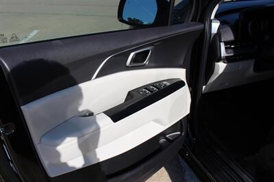 2024 Kia Carnival LX - Photo 23 - Euless, TX 76040