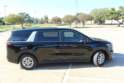 2024 Kia Carnival LX - Photo 6 - Euless, TX 76040