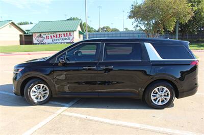 2024 Kia Carnival LX - Photo 2 - Euless, TX 76040