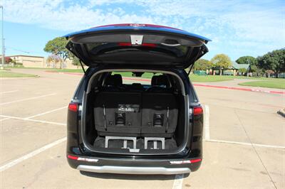 2024 Kia Carnival LX - Photo 9 - Euless, TX 76040