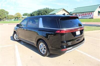 2024 Kia Carnival LX - Photo 3 - Euless, TX 76040