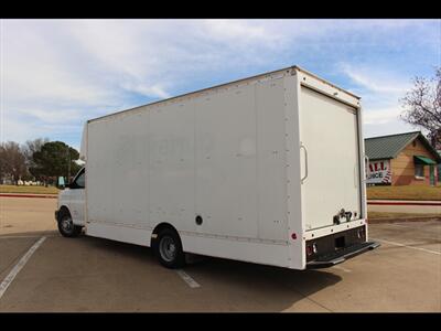 2021 Chevrolet Express 4500   - Photo 2 - Euless, TX 76040