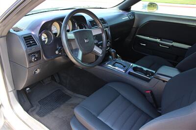 2010 Dodge Challenger R/T - Photo 17 - Euless, TX 76040